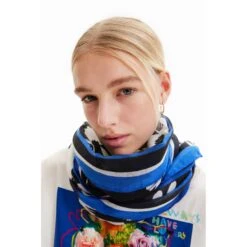 Vrouwensjaal Met Rechthoekige Bloem Desigual Arty