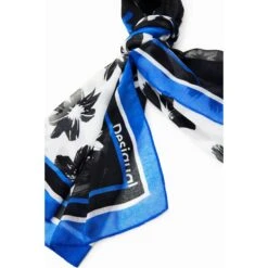 Vrouwensjaal Met Rechthoekige Bloem Desigual Arty 10 Vrouwensjaal Met Rechthoekige Bloem Desigual Arty -Accessoires Verkoop desigual 23sawa05 2000 4